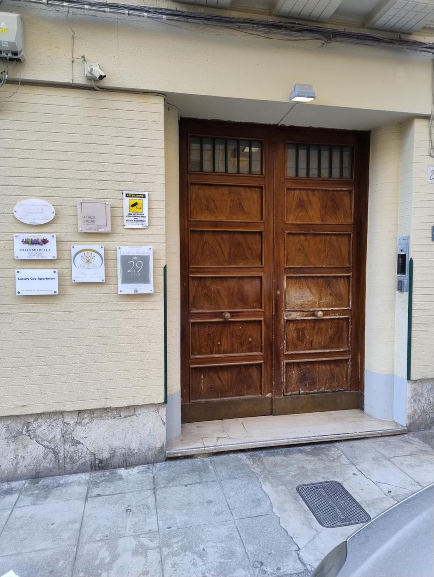 Le Camere Di Via Meccio Palermo Bagian luar foto